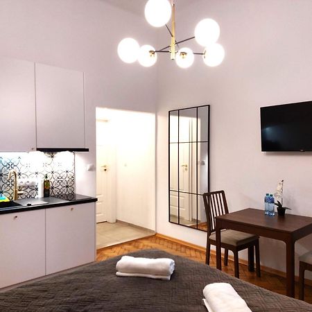 Unique Style Apartments Old Town - 25 Min From The Airport - By Homelike Krakow Exterior photo