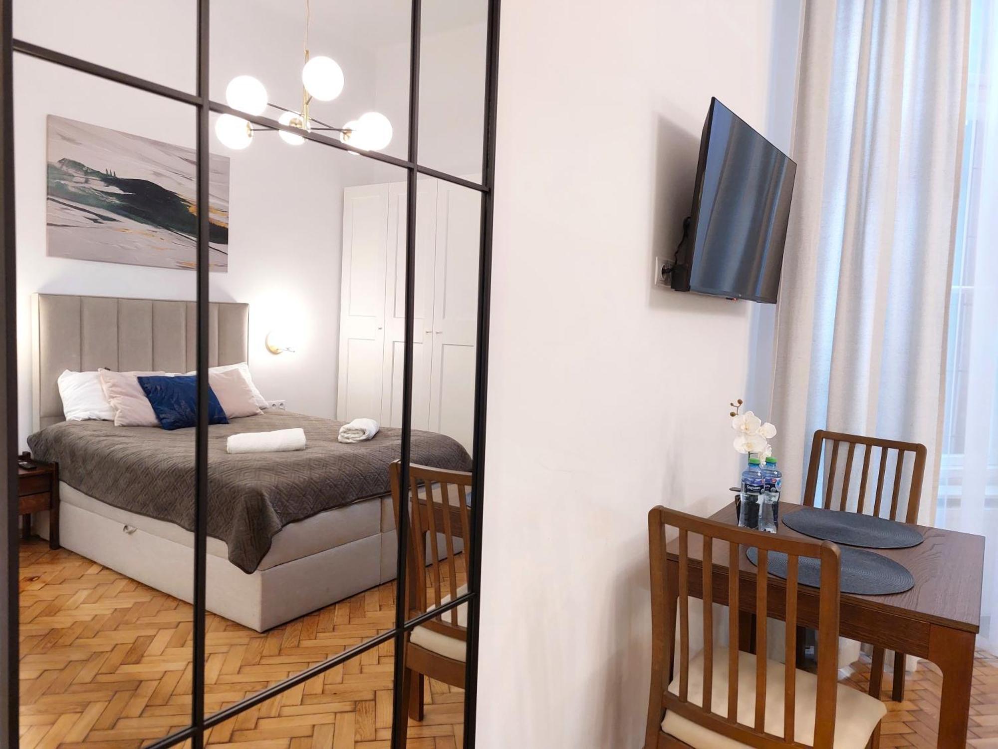 Unique Style Apartments Old Town - 25 Min From The Airport - By Homelike Krakow Exterior photo
